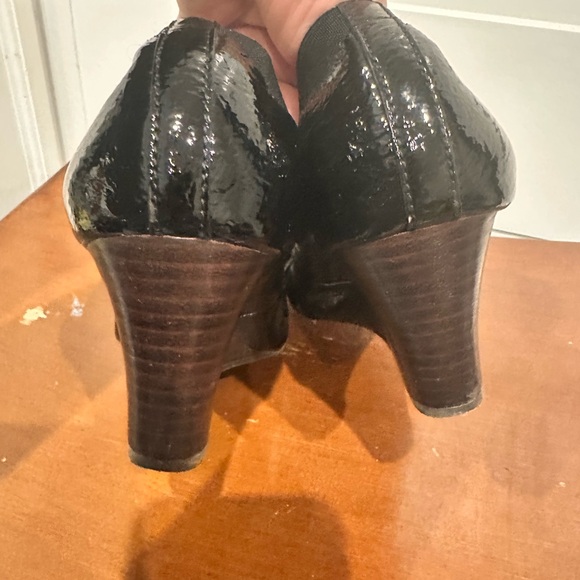 Tory Burch Wedges. Ladies 8.5 - Picture 7 of 12